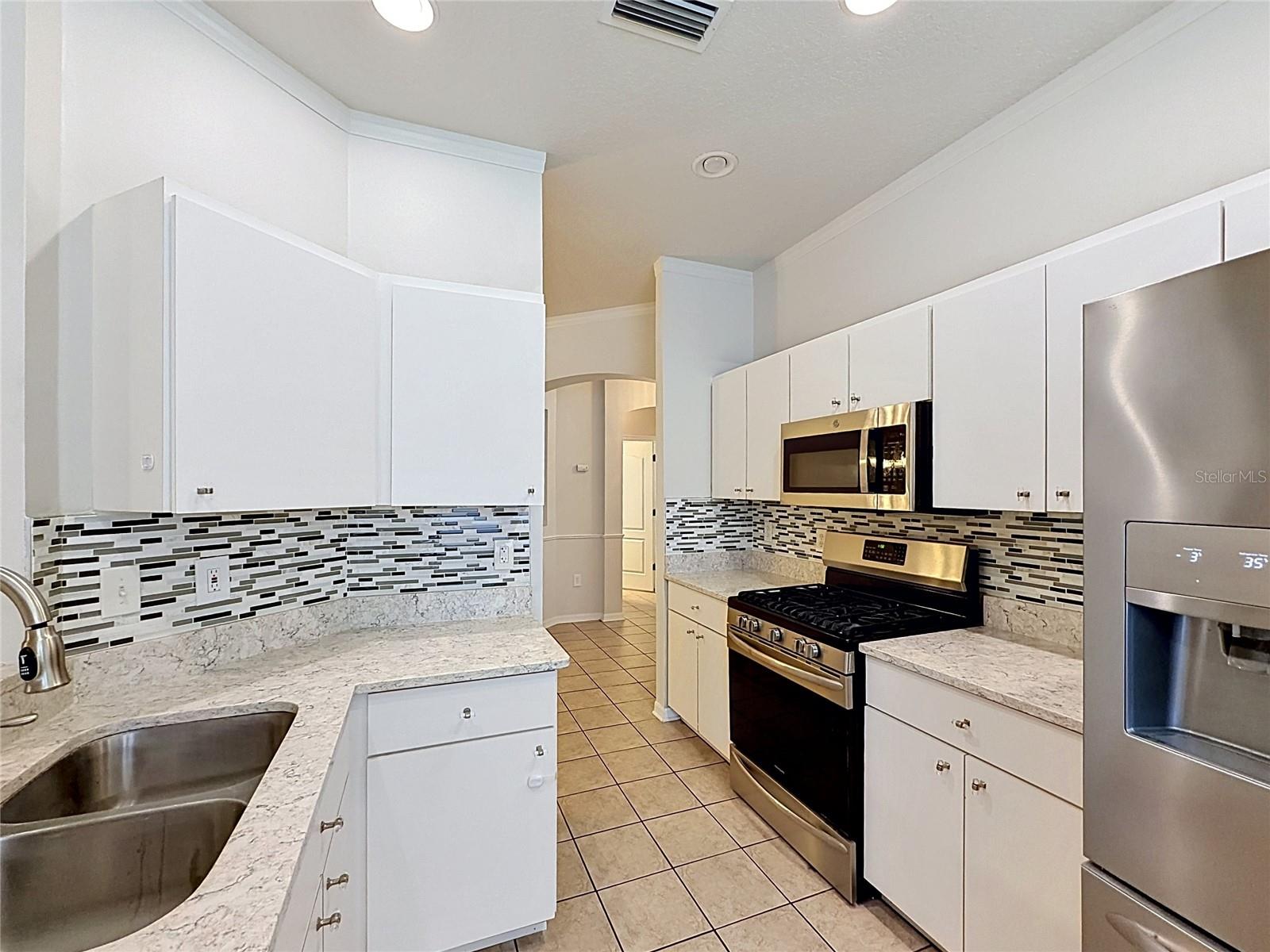 6932 MONARCH PARK DR, APOLLO BEACH, FL, 33572