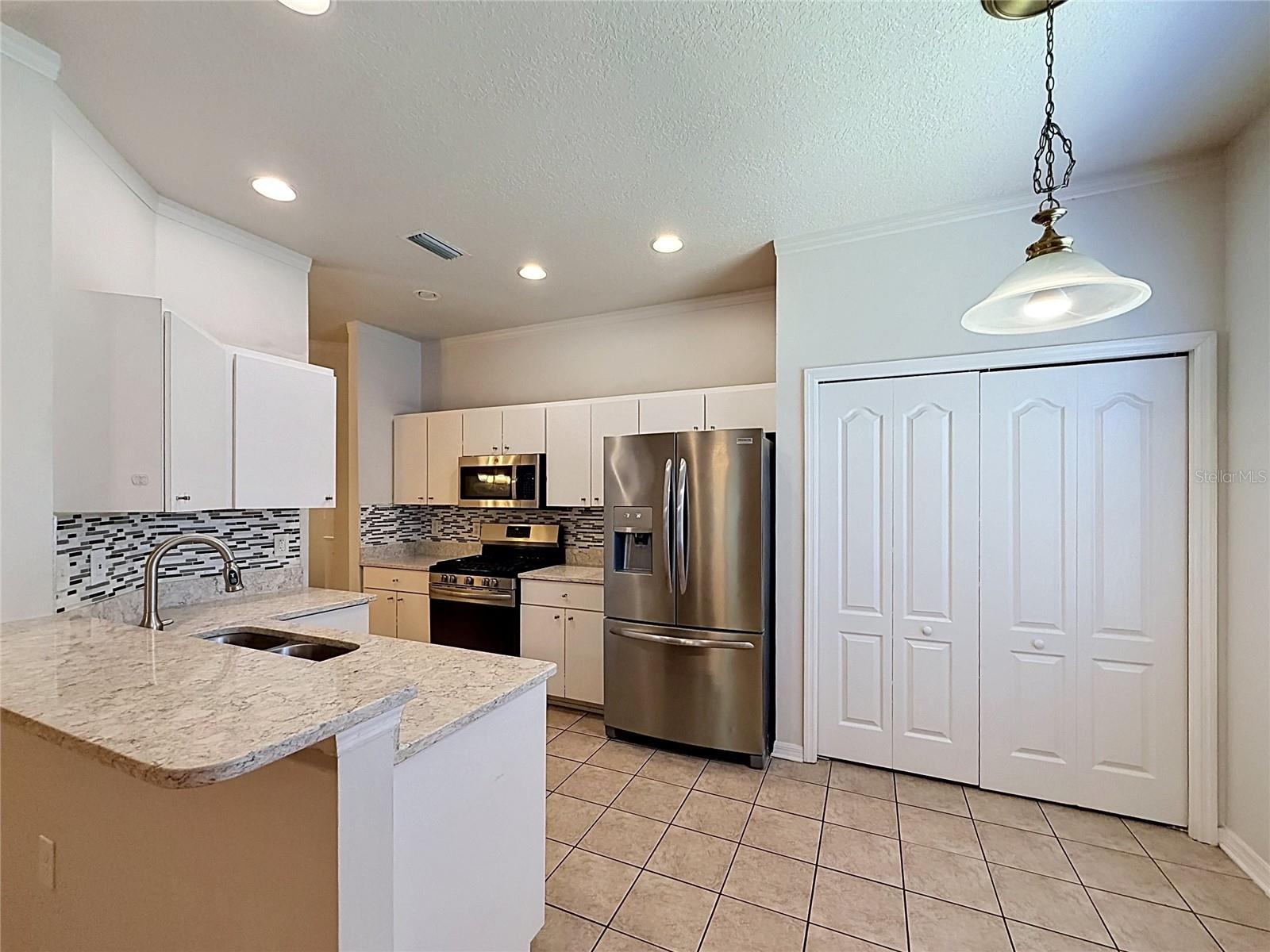 6932 MONARCH PARK DR, APOLLO BEACH, FL, 33572