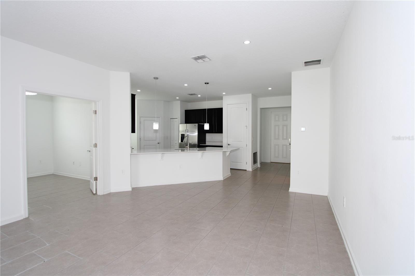 737 CITRUS RESERVE BLVD, DAVENPORT, FL, 33837