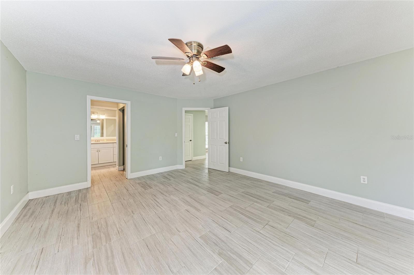 627 ALLIGATOR DR, VENICE, FL, 34293