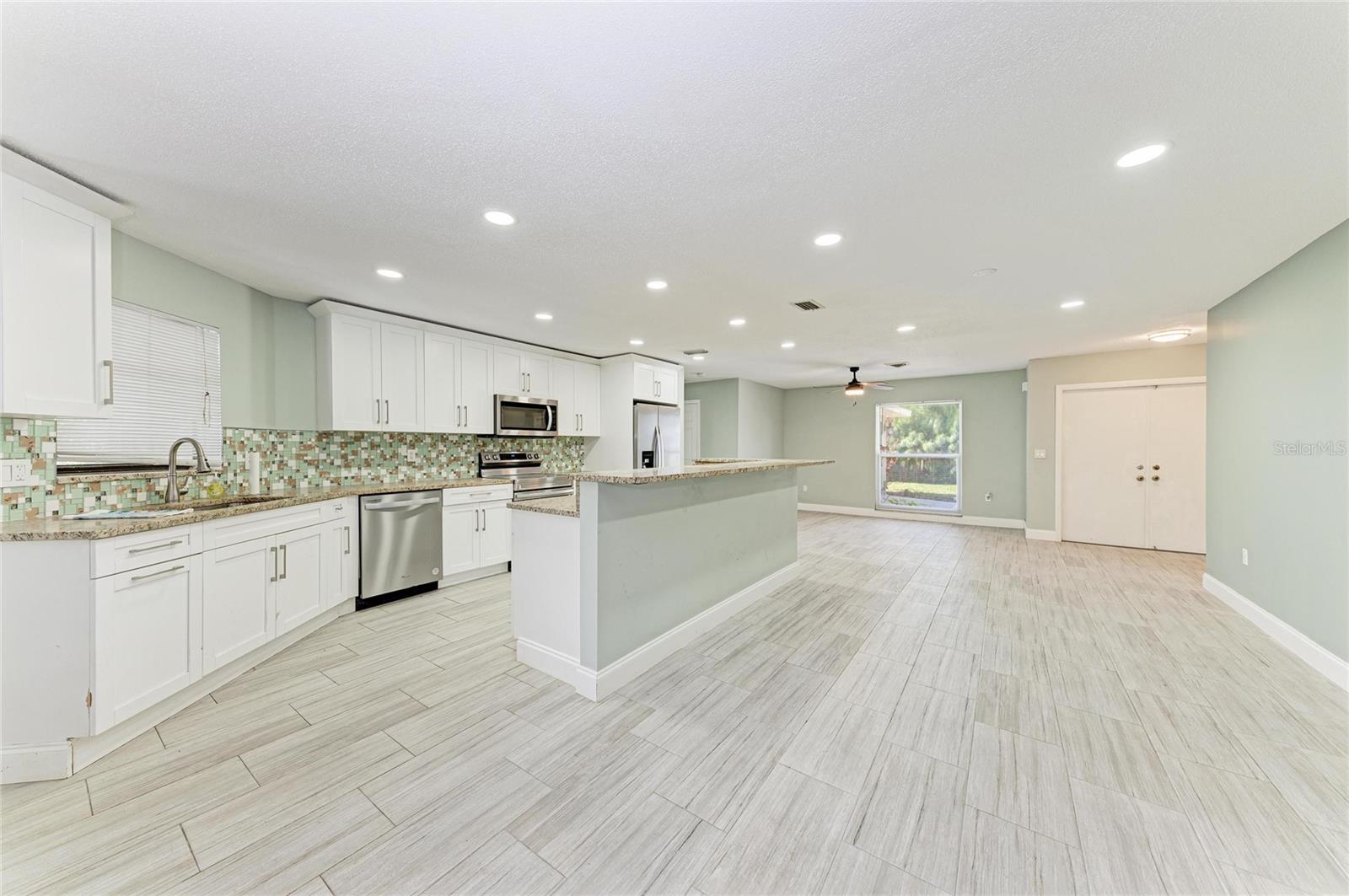 627 ALLIGATOR DR, VENICE, FL, 34293