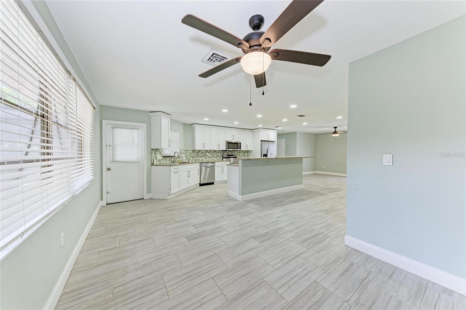 627 ALLIGATOR DR, VENICE, FL, 34293