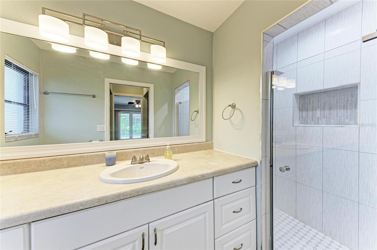 627 ALLIGATOR DR, VENICE, FL, 34293