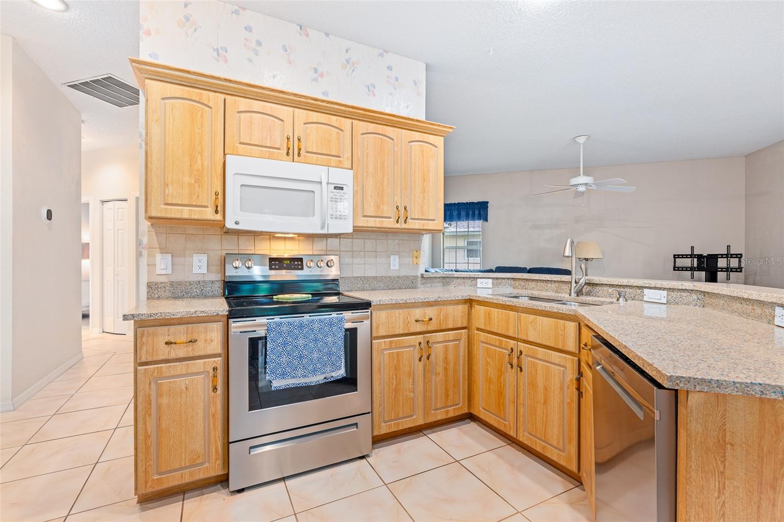 28 CEDAR POINT DR, PALM COAST, FL, 32164