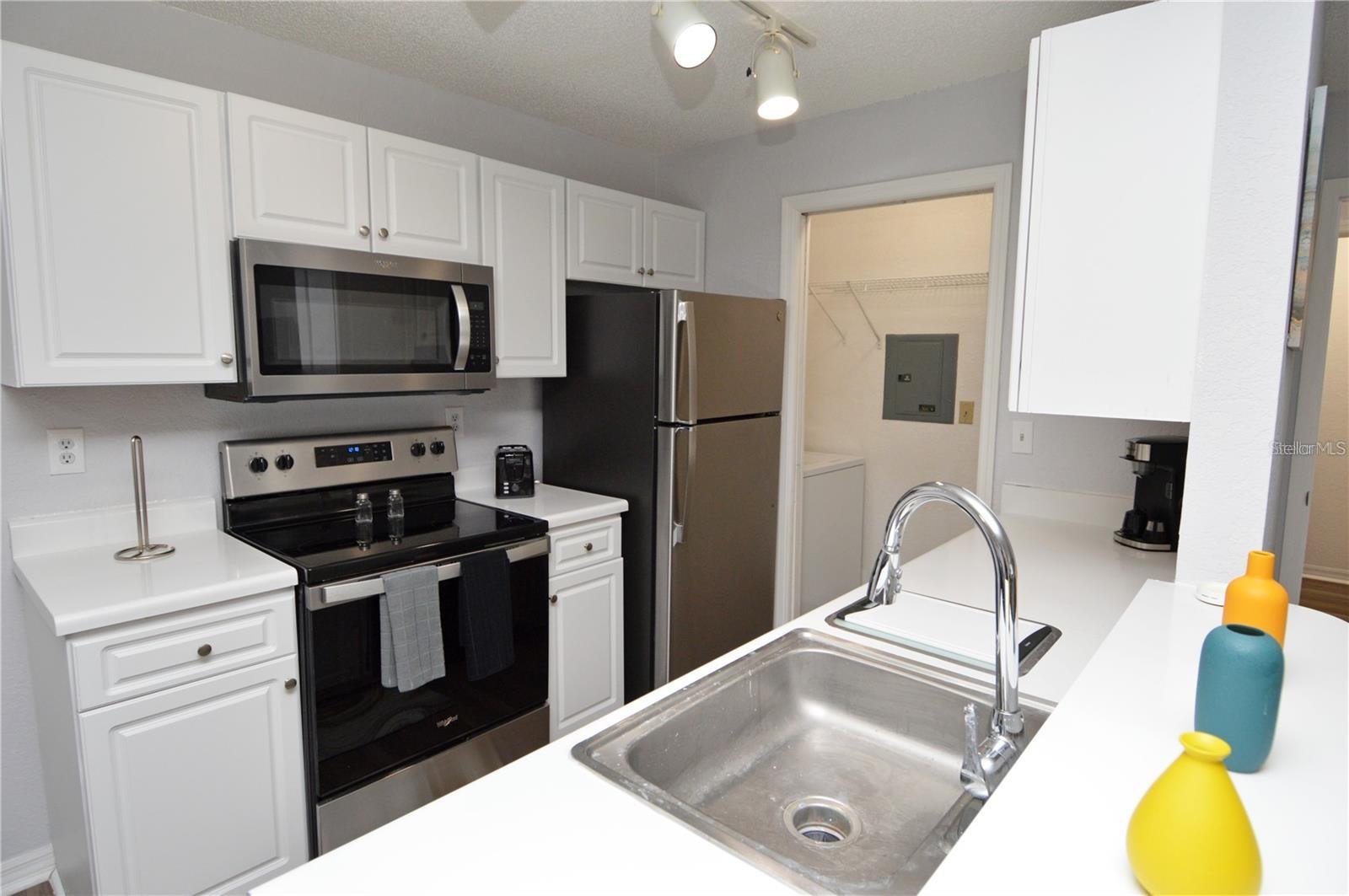 10265 GANDY BLVD N #1002, ST PETERSBURG, FL, 33702