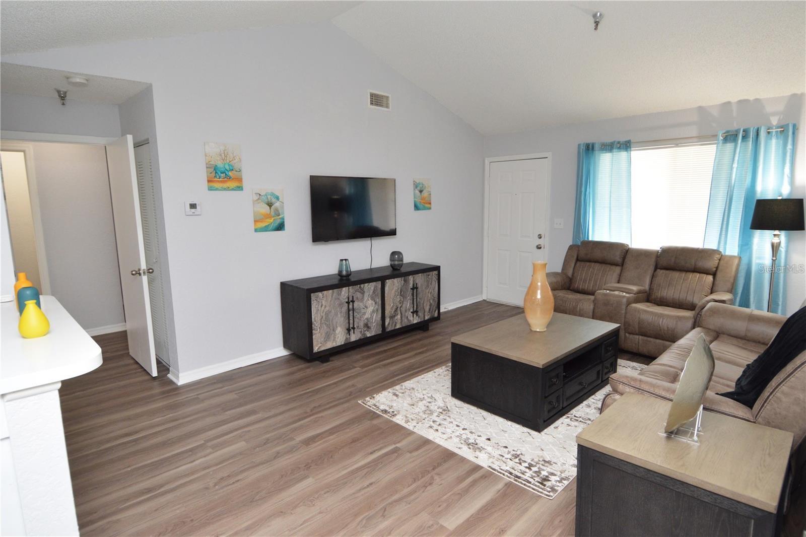 10265 GANDY BLVD N #1002, ST PETERSBURG, FL, 33702