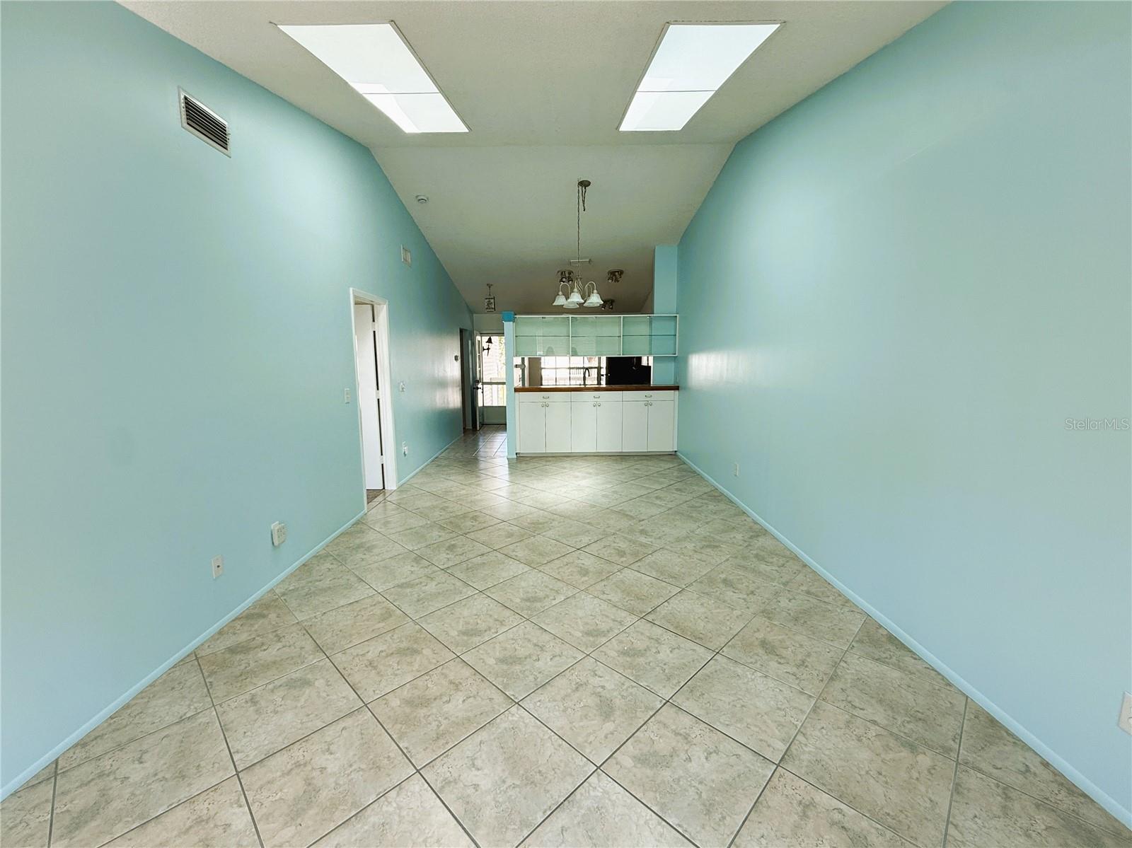 225 SUN VISTA CT S, TREASURE ISLAND, FL, 33706
