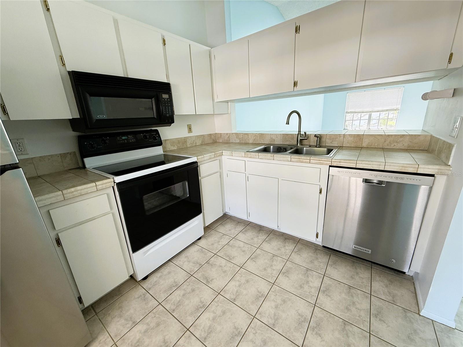 225 SUN VISTA CT S, TREASURE ISLAND, FL, 33706