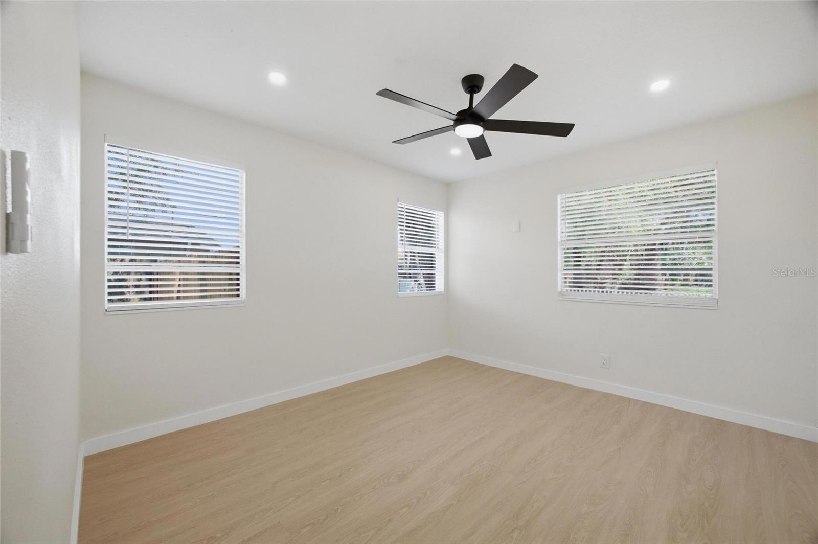 714 E 137TH AVE, TAMPA, FL, 33613