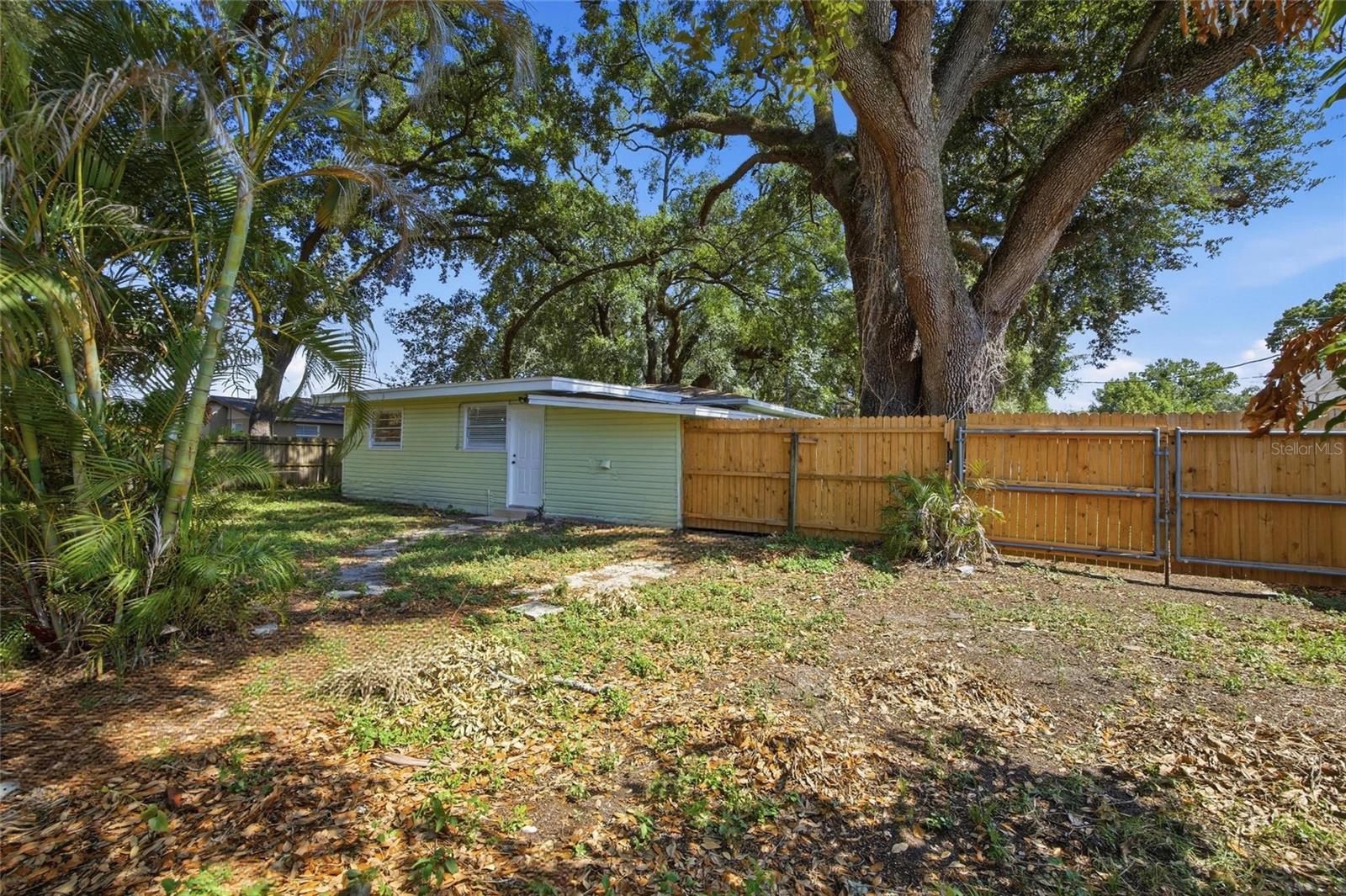 714 E 137TH AVE, TAMPA, FL, 33613