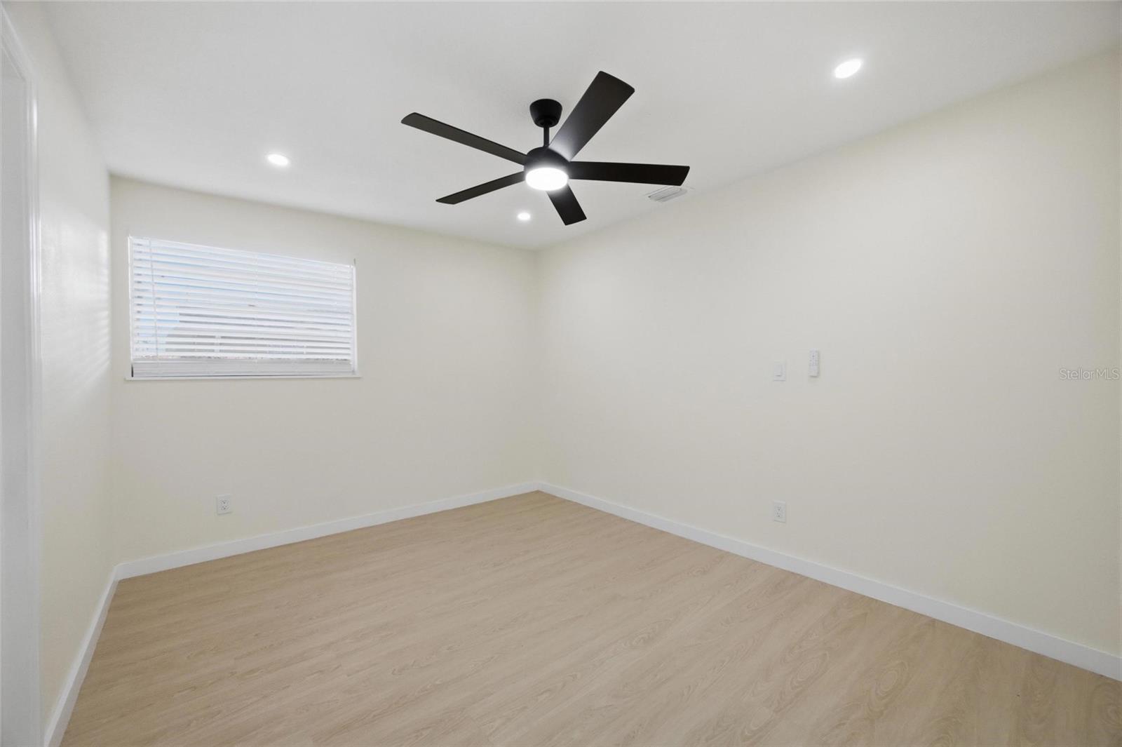 714 E 137TH AVE, TAMPA, FL, 33613
