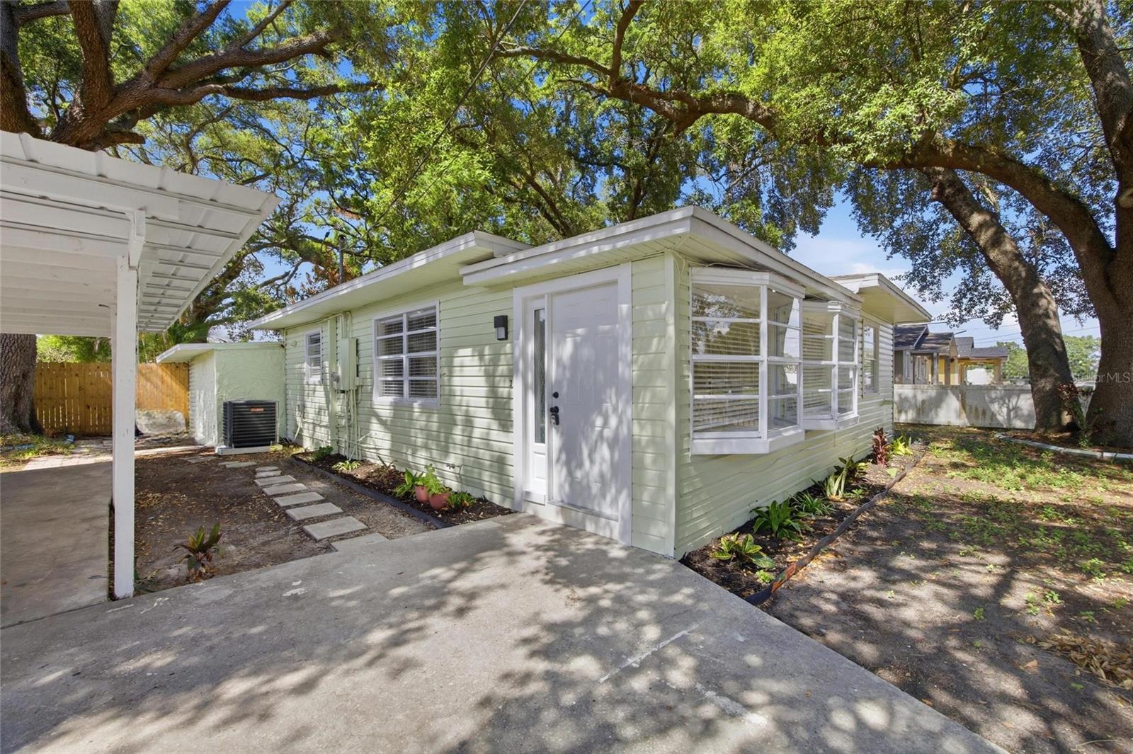 714 E 137TH AVE, TAMPA, FL, 33613