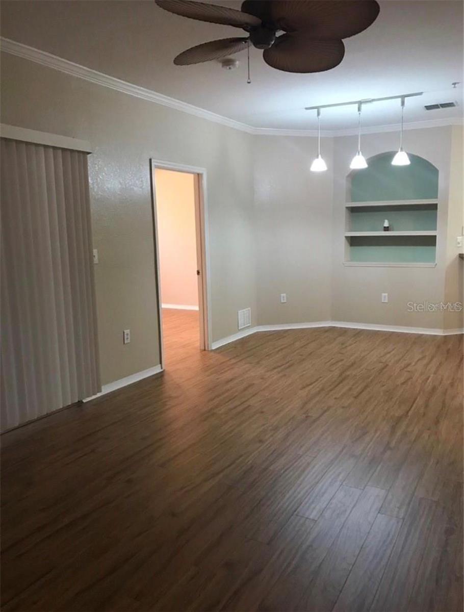 10025 COURTNEY PALMS BLVD #102, TAMPA, FL, 33619