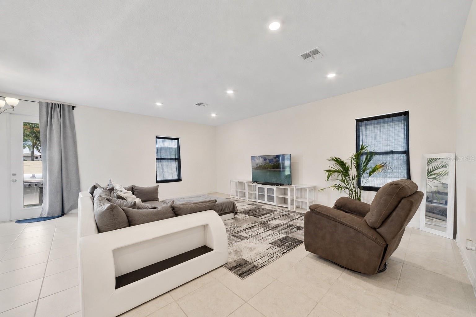 9222 WAVERLY WALK DR, ORLANDO, FL, 32817