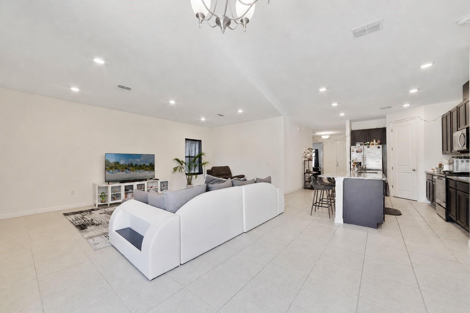 9222 WAVERLY WALK DR, ORLANDO, FL, 32817