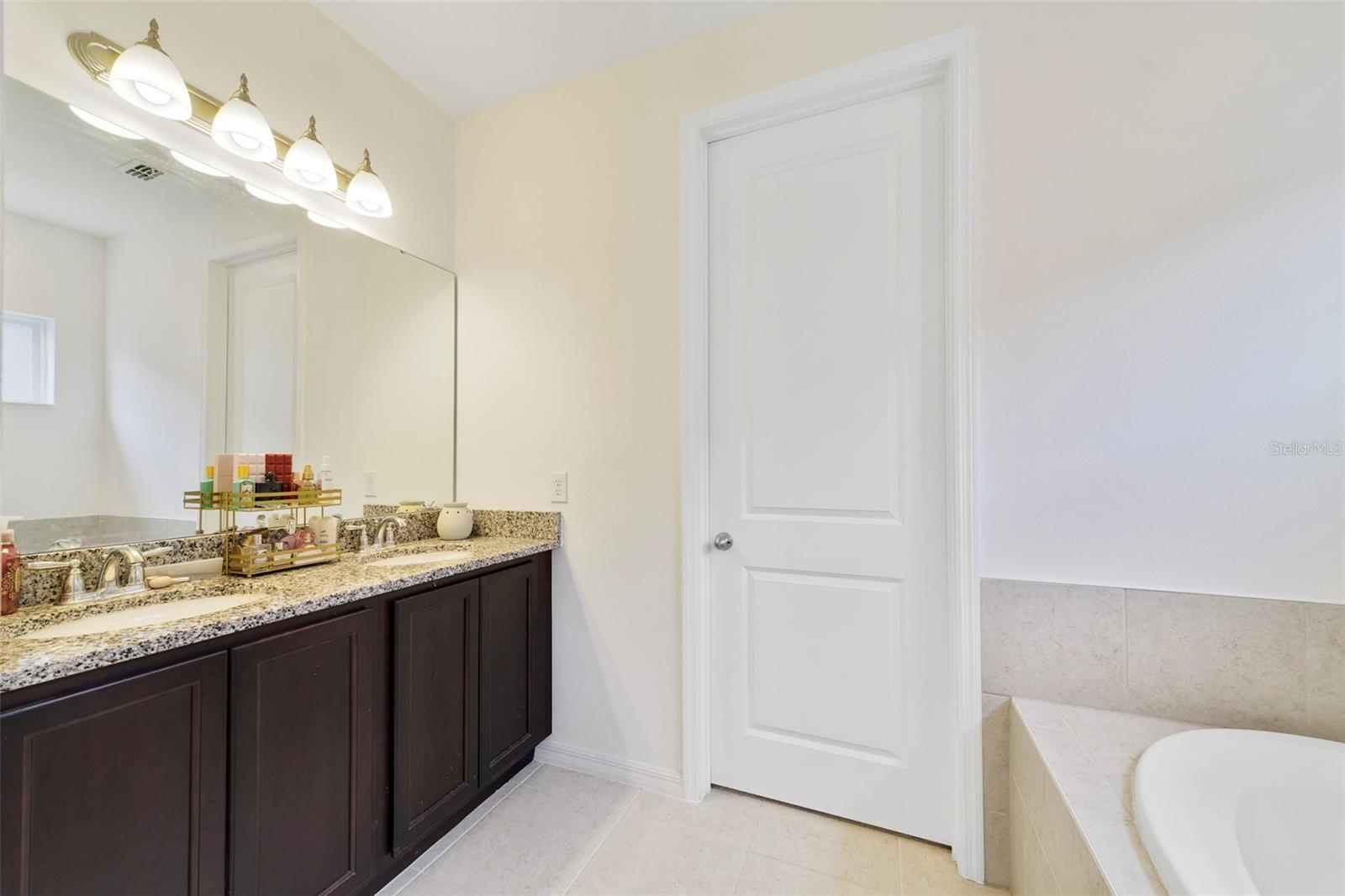 9222 WAVERLY WALK DR, ORLANDO, FL, 32817