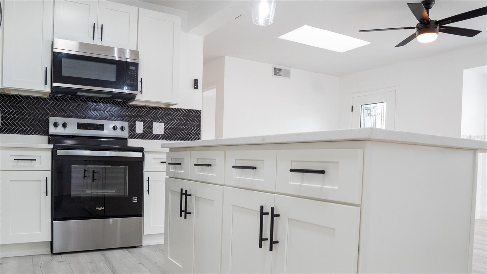 15 N SATURN AVE, CLEARWATER, FL, 33755