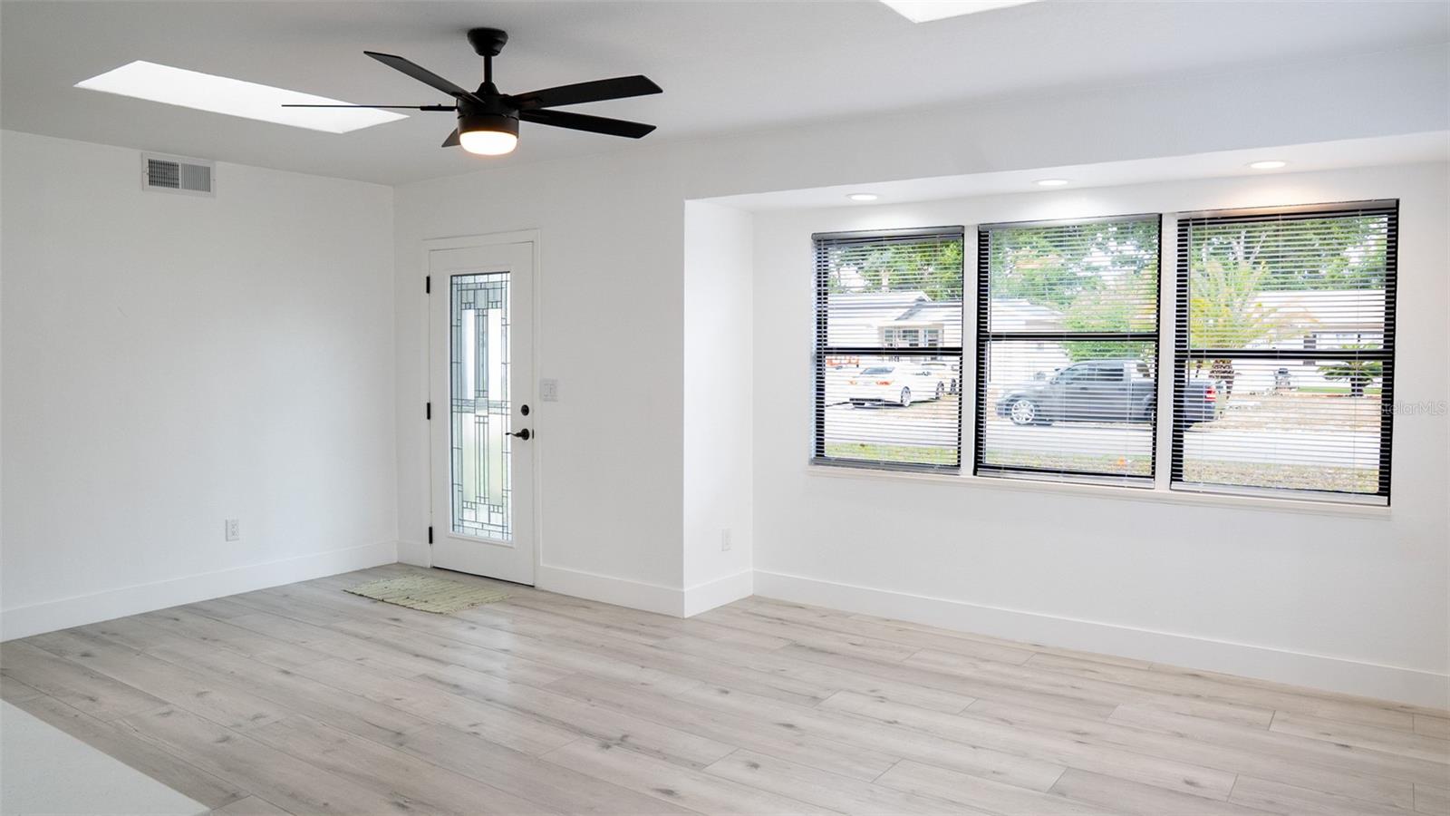 15 N SATURN AVE, CLEARWATER, FL, 33755