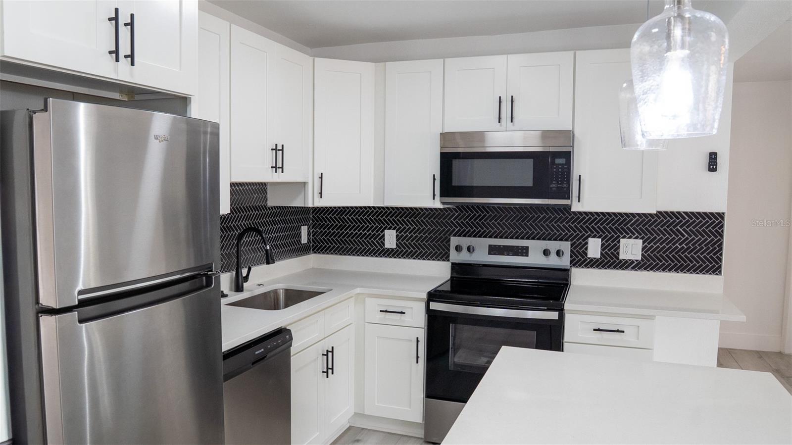 15 N SATURN AVE, CLEARWATER, FL, 33755