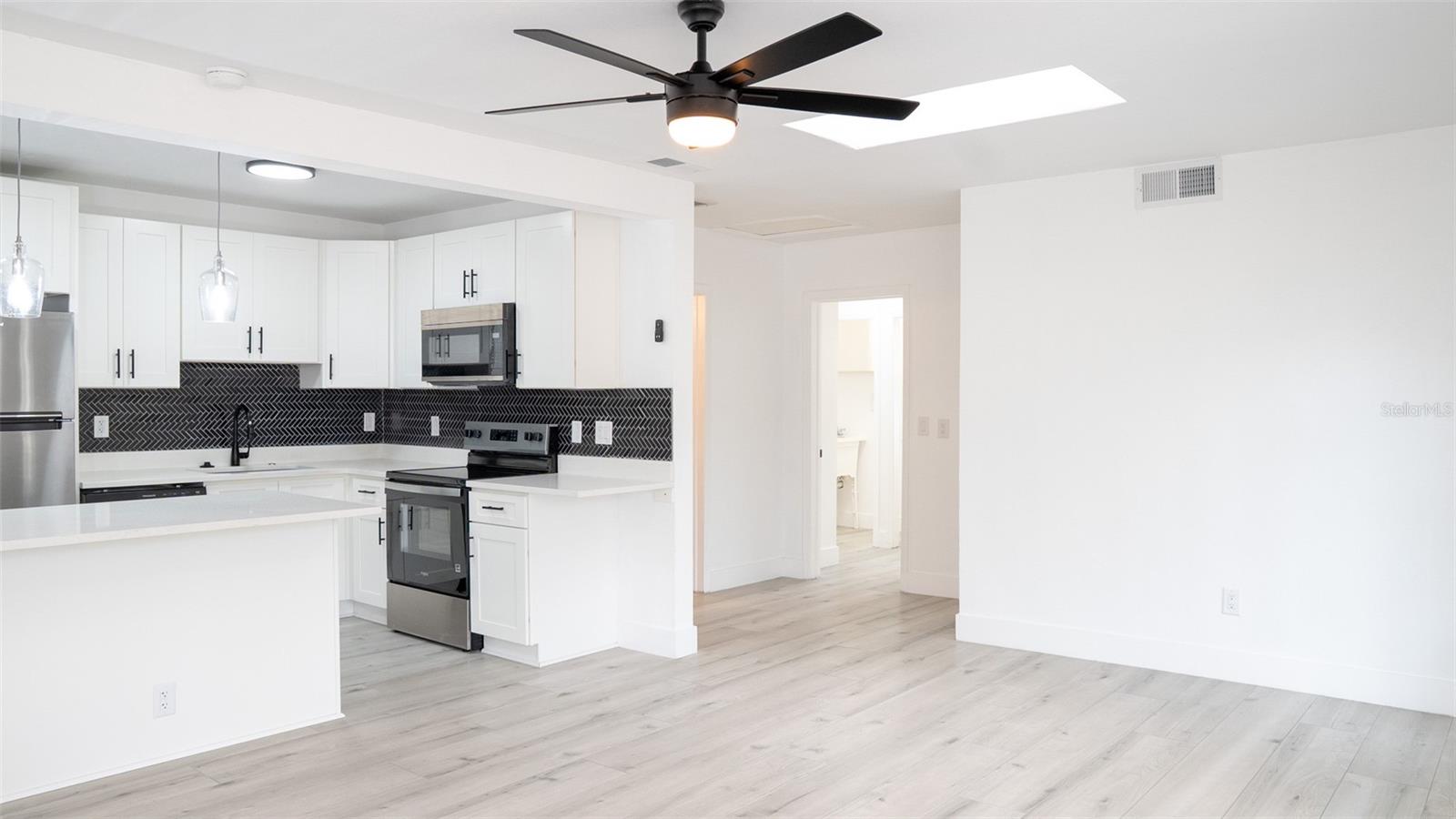 15 N SATURN AVE, CLEARWATER, FL, 33755