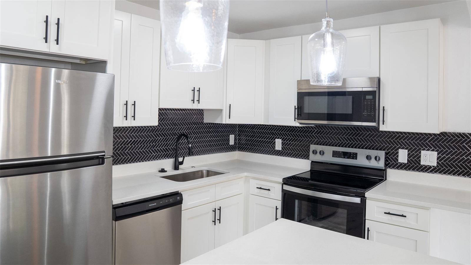 15 N SATURN AVE, CLEARWATER, FL, 33755