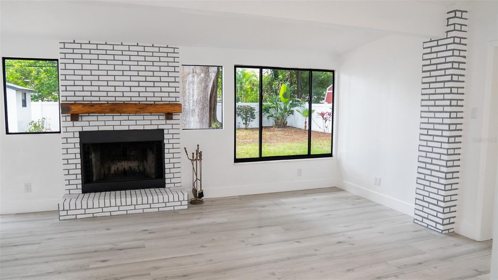 15 N SATURN AVE, CLEARWATER, FL, 33755