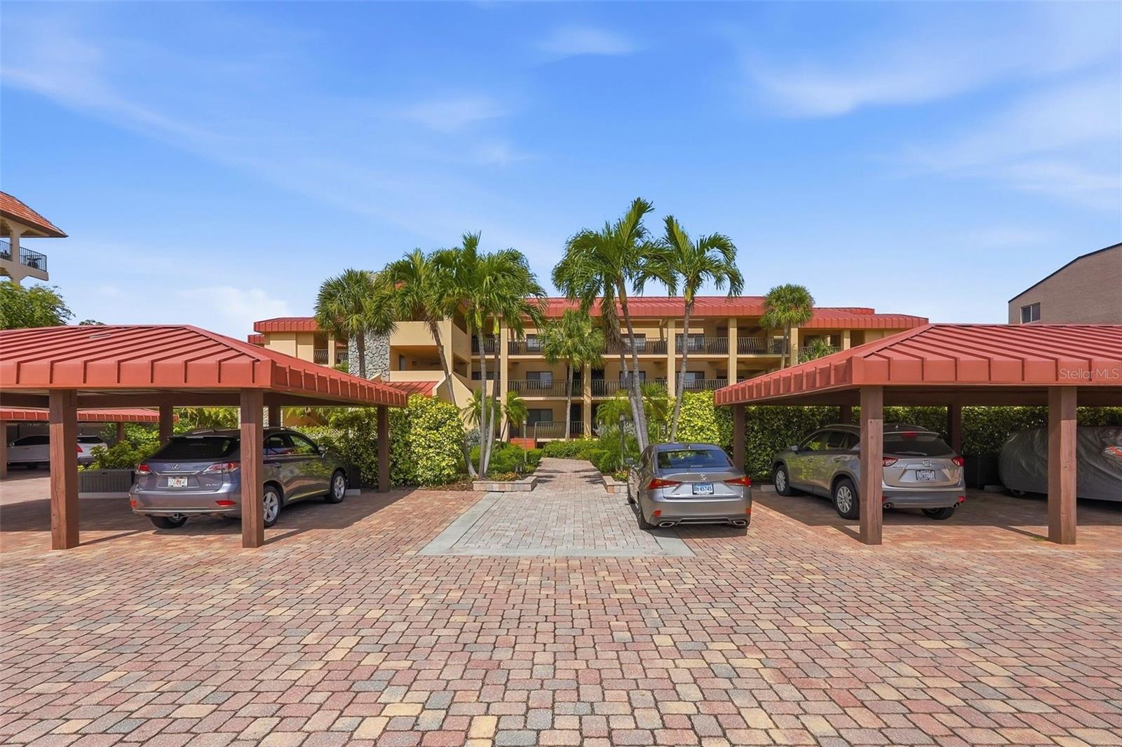 1060 PINELLAS BAYWAY S #204, TIERRA VERDE, FL, 33715