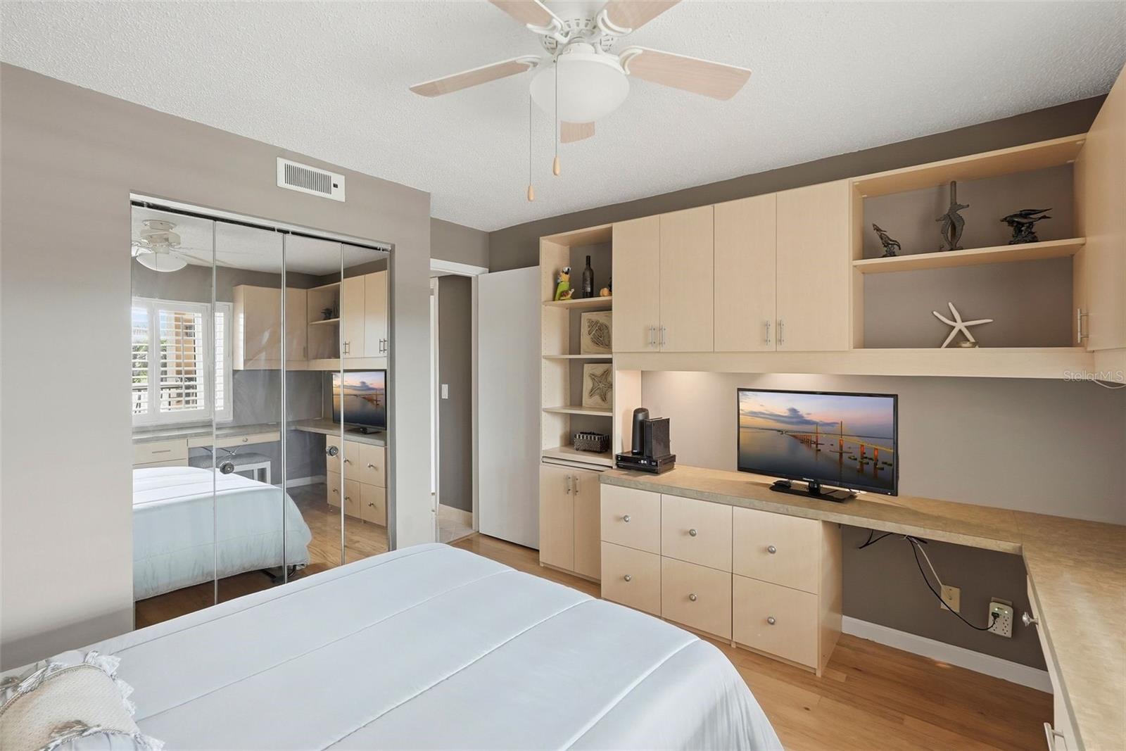 1060 PINELLAS BAYWAY S #204, TIERRA VERDE, FL, 33715