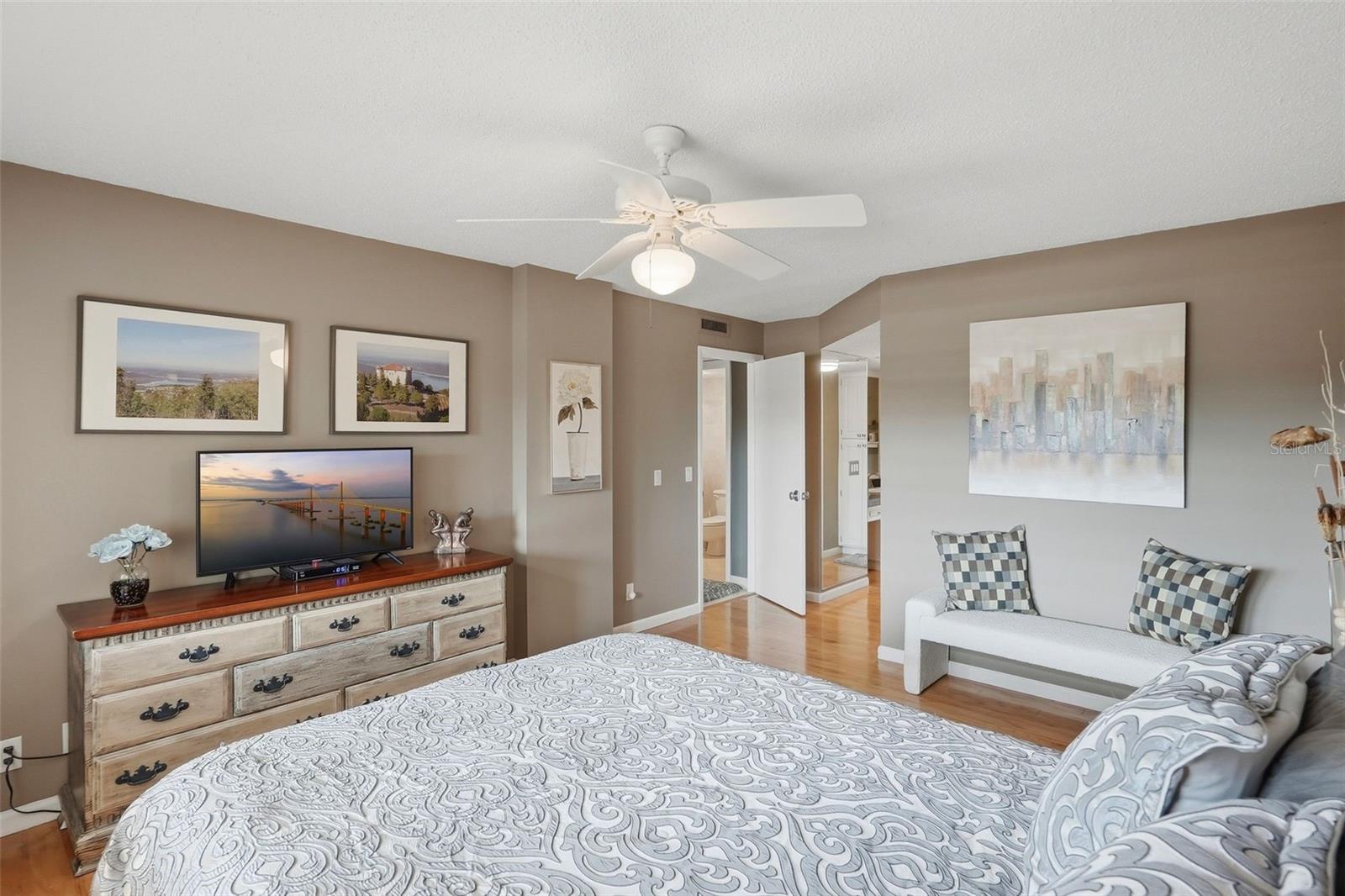 1060 PINELLAS BAYWAY S #204, TIERRA VERDE, FL, 33715
