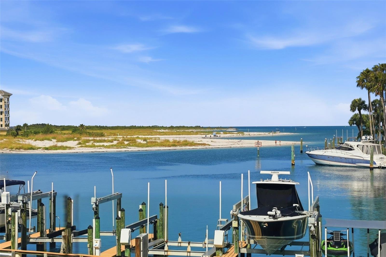 1060 PINELLAS BAYWAY S #204, TIERRA VERDE, FL, 33715
