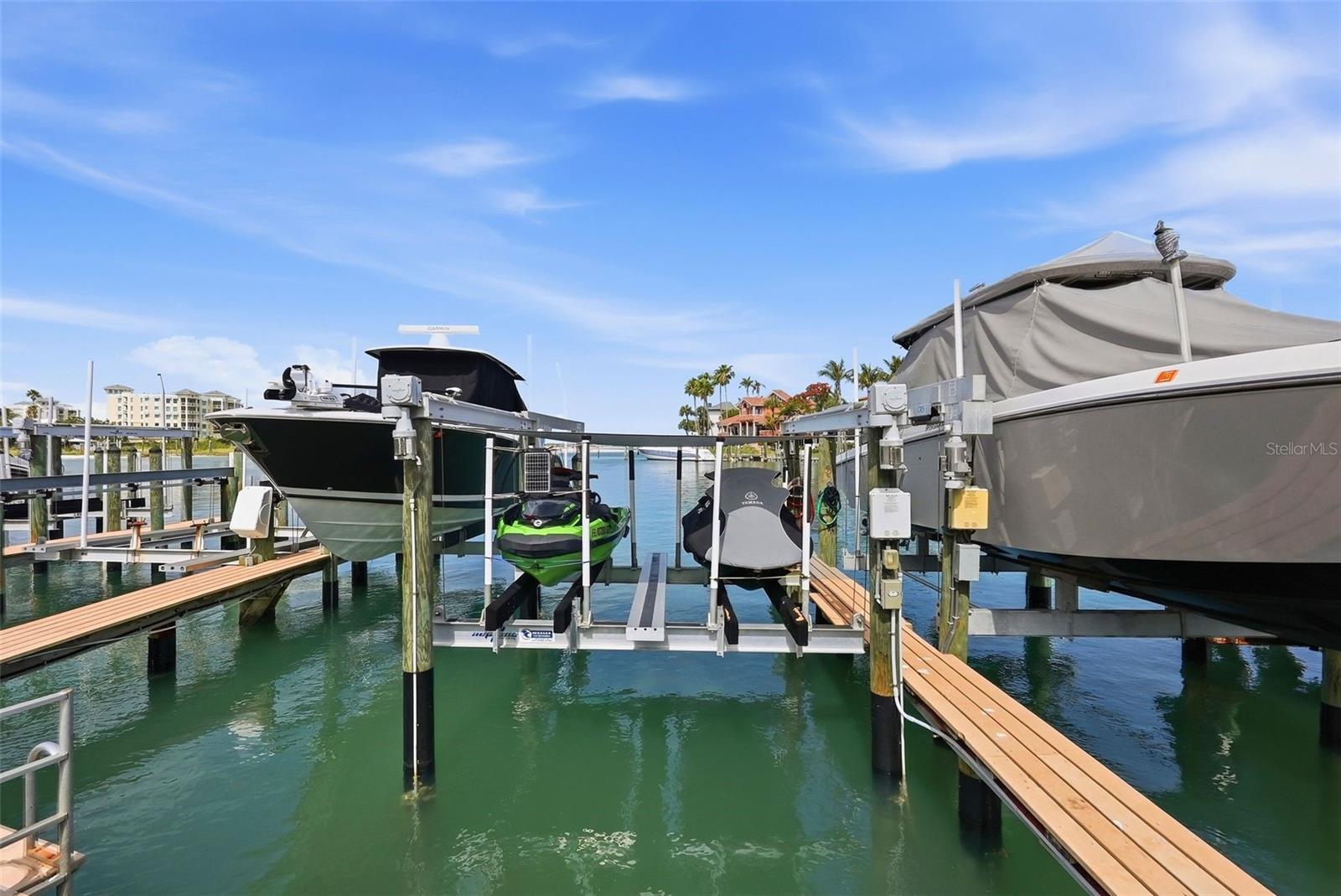 1060 PINELLAS BAYWAY S #204, TIERRA VERDE, FL, 33715