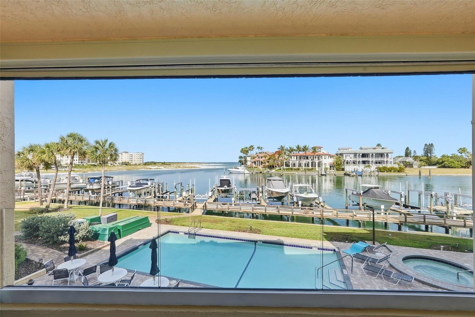 1060 PINELLAS BAYWAY S #204, TIERRA VERDE, FL, 33715