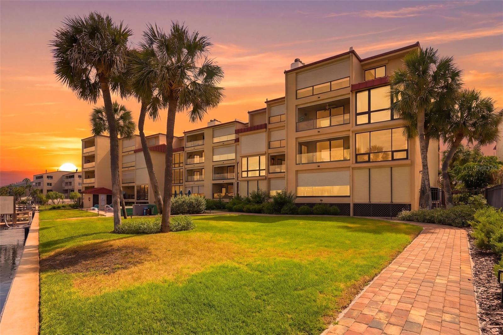 1060 PINELLAS BAYWAY S #204, TIERRA VERDE, FL, 33715