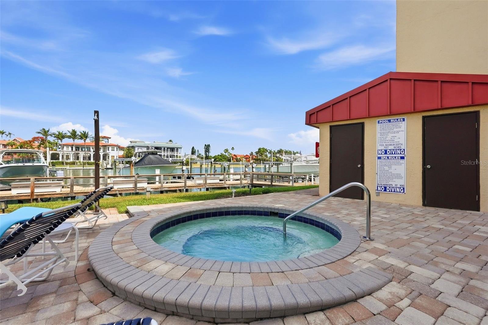 1060 PINELLAS BAYWAY S #204, TIERRA VERDE, FL, 33715