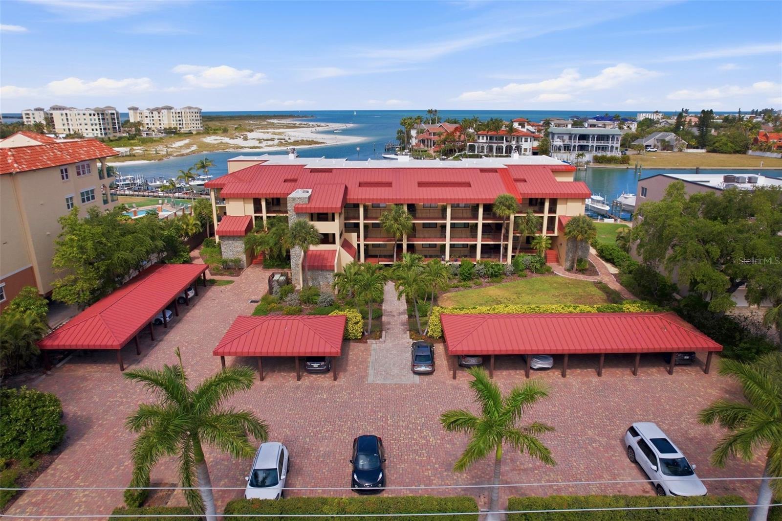 1060 PINELLAS BAYWAY S #204, TIERRA VERDE, FL, 33715