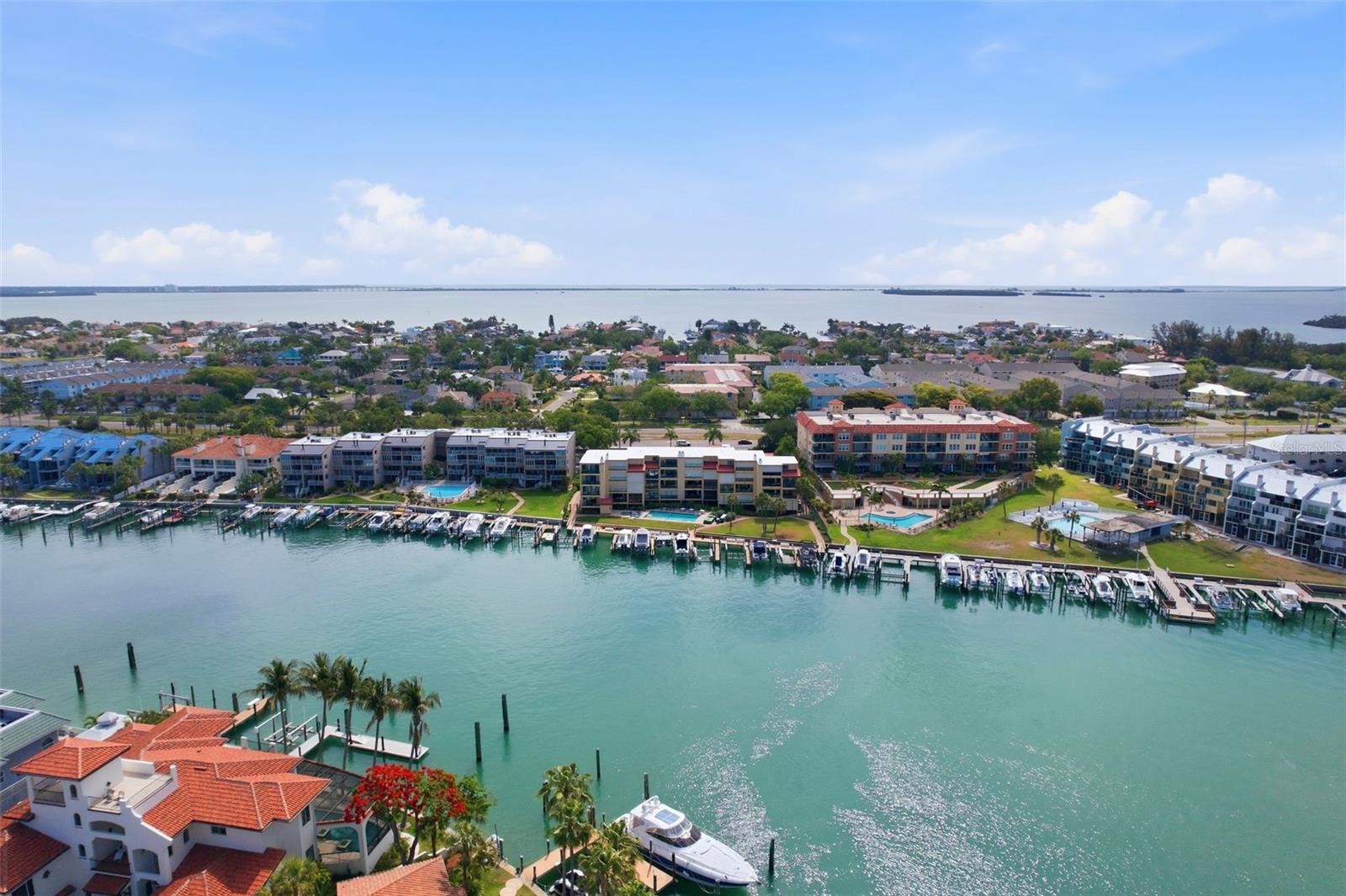 1060 PINELLAS BAYWAY S #204, TIERRA VERDE, FL, 33715