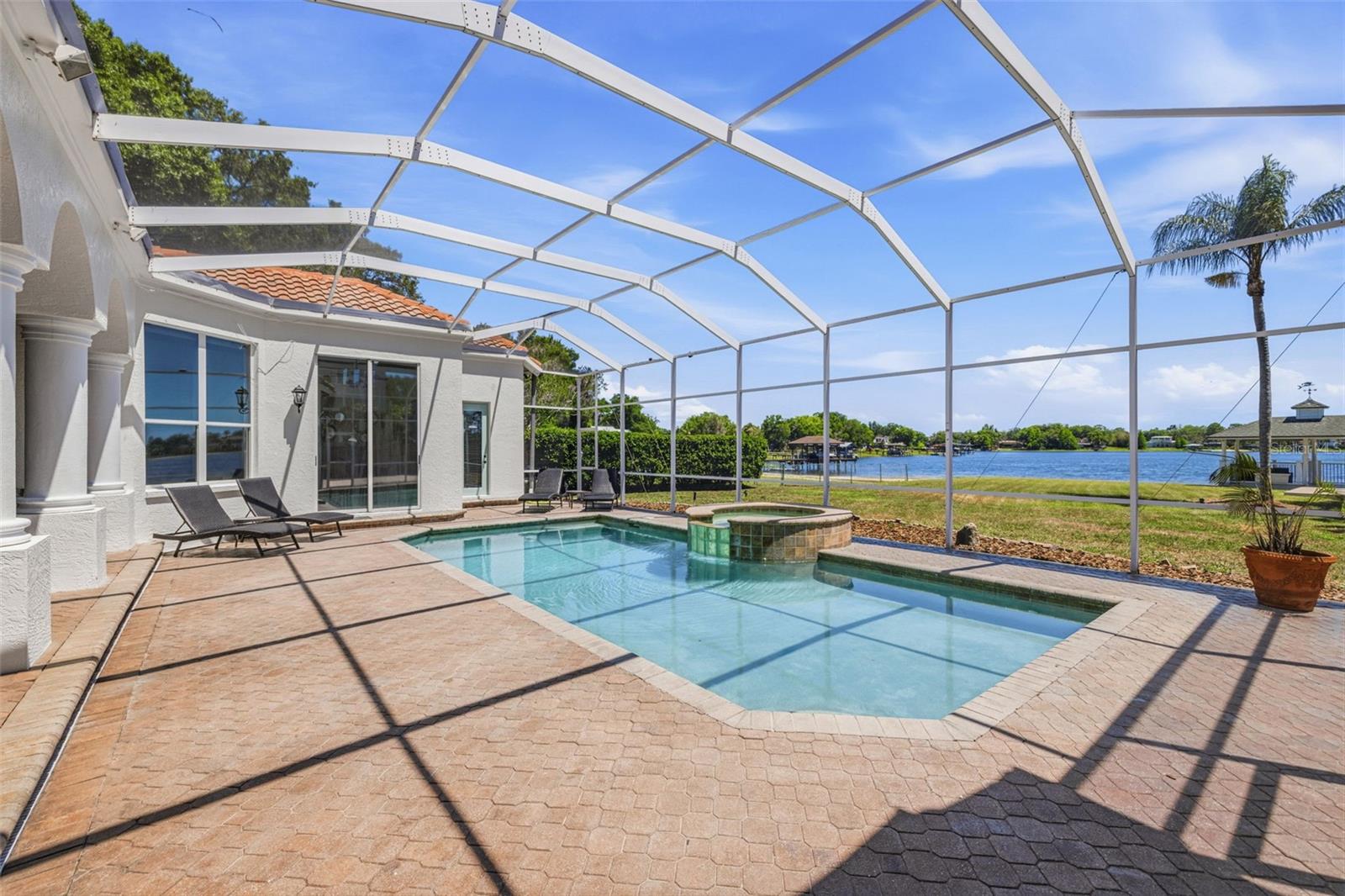 1810 W BEARSS AVE, TAMPA, FL, 33613
