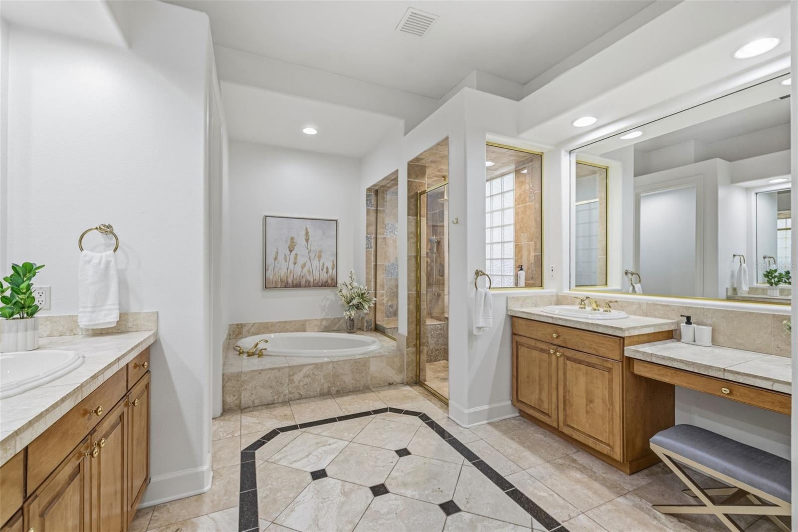 1810 W BEARSS AVE, TAMPA, FL, 33613