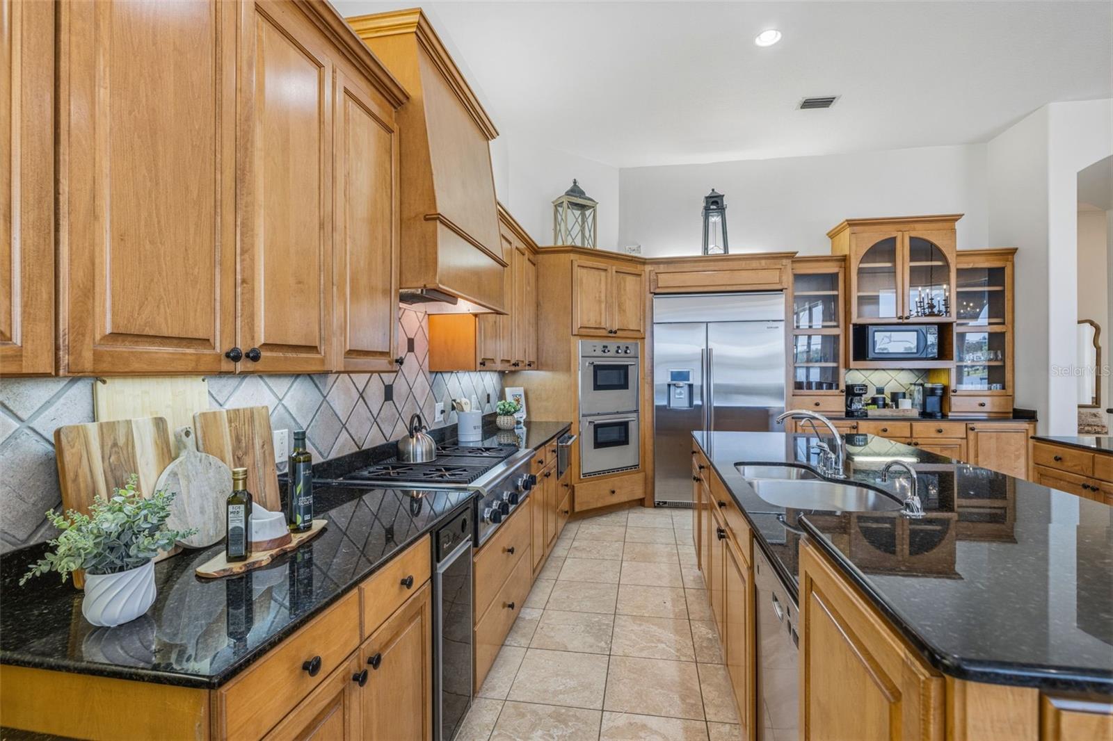 1810 W BEARSS AVE, TAMPA, FL, 33613