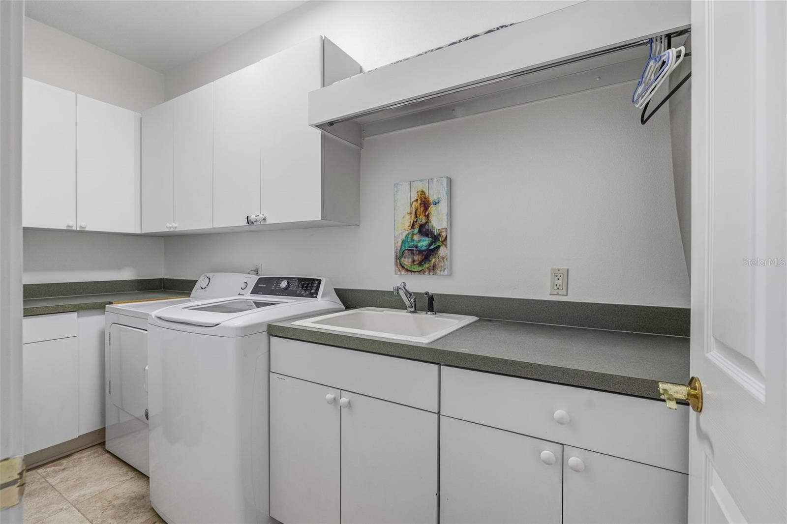 1810 W BEARSS AVE, TAMPA, FL, 33613