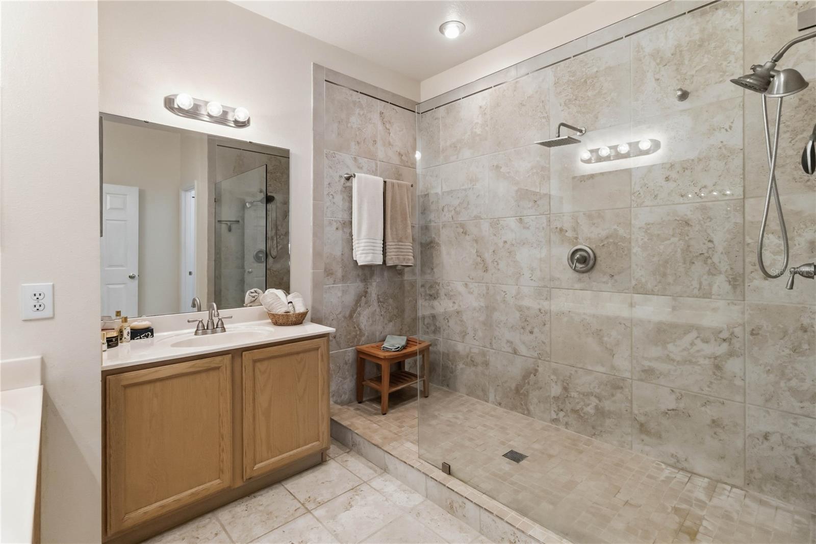 3203 HOLLAND DR, ORLANDO, FL, 32825