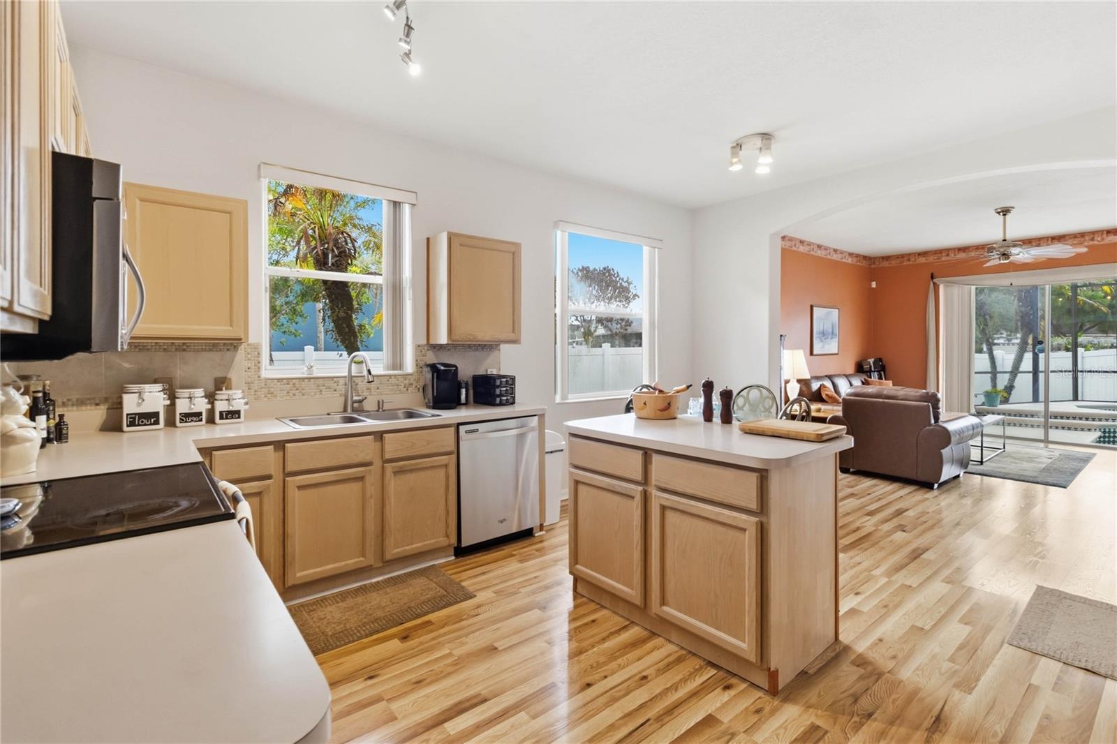 3203 HOLLAND DR, ORLANDO, FL, 32825