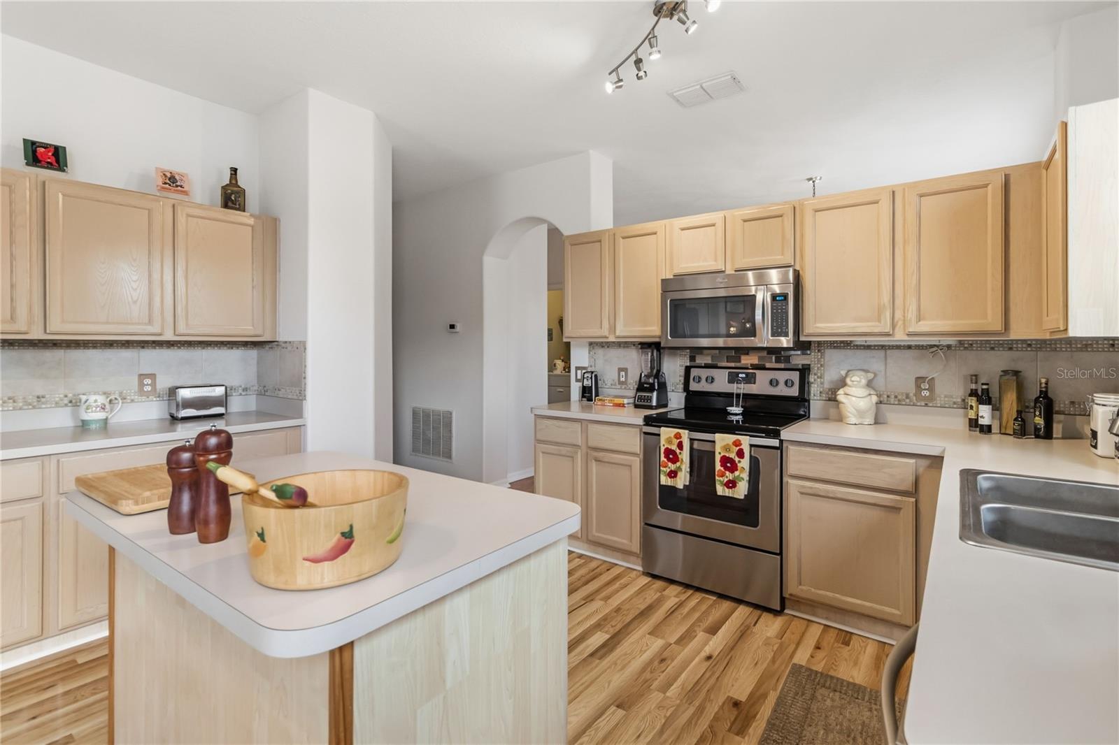 3203 HOLLAND DR, ORLANDO, FL, 32825