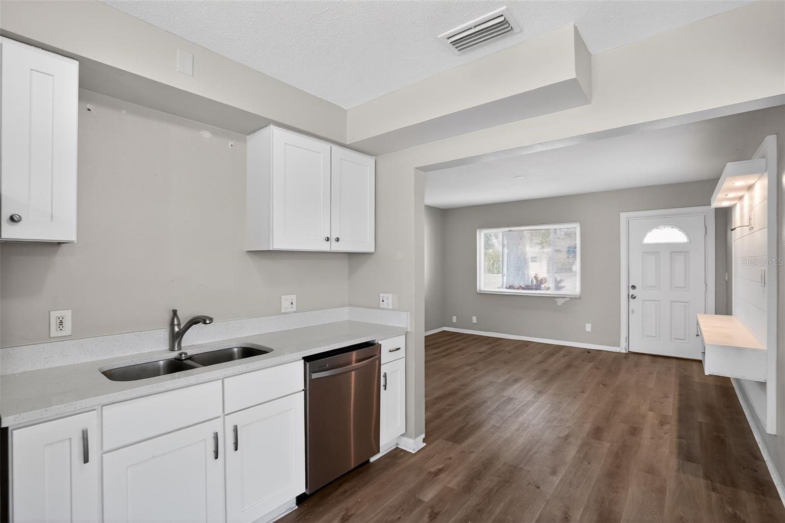 3300 KINGSTON ST N, ST PETERSBURG, FL, 33713