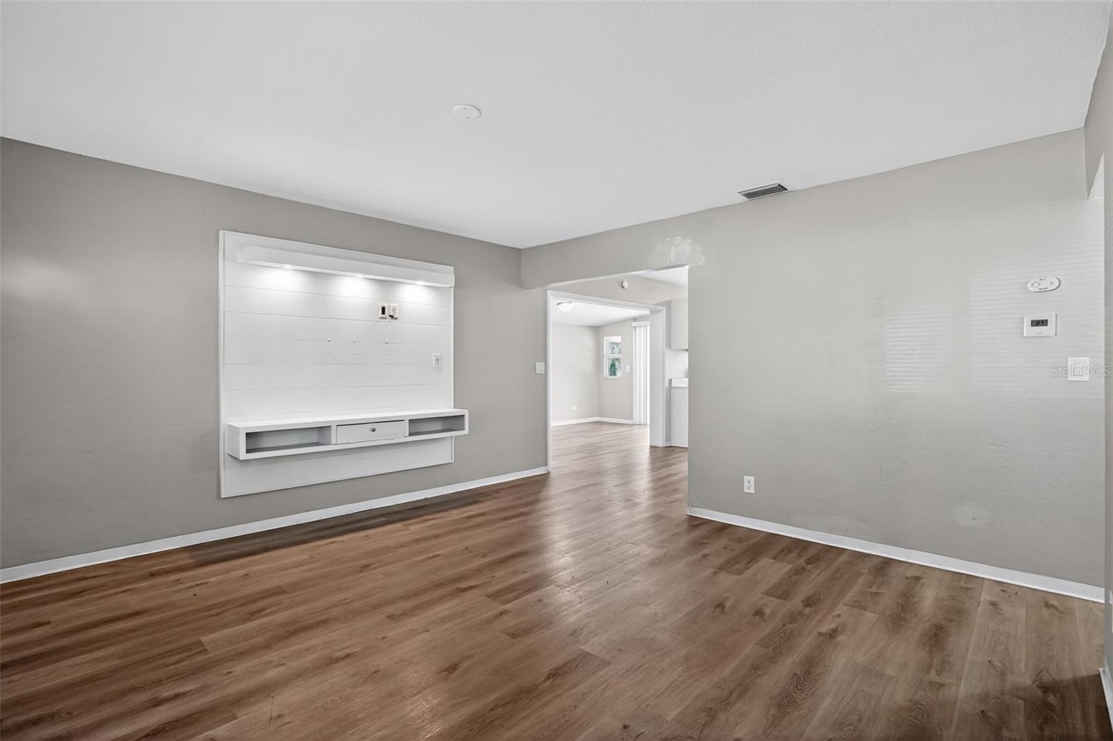 3300 KINGSTON ST N, ST PETERSBURG, FL, 33713