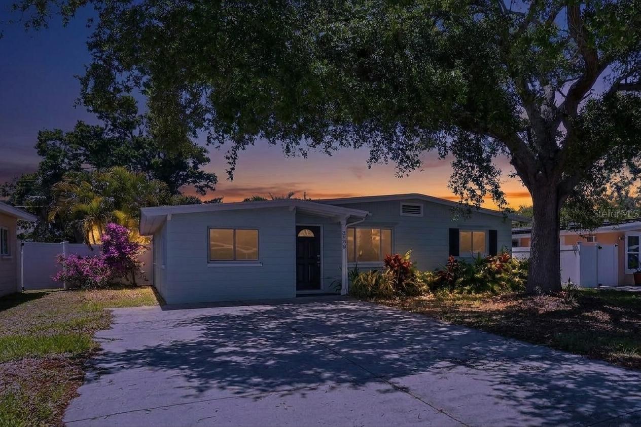 3300 KINGSTON ST N, ST PETERSBURG, FL, 33713