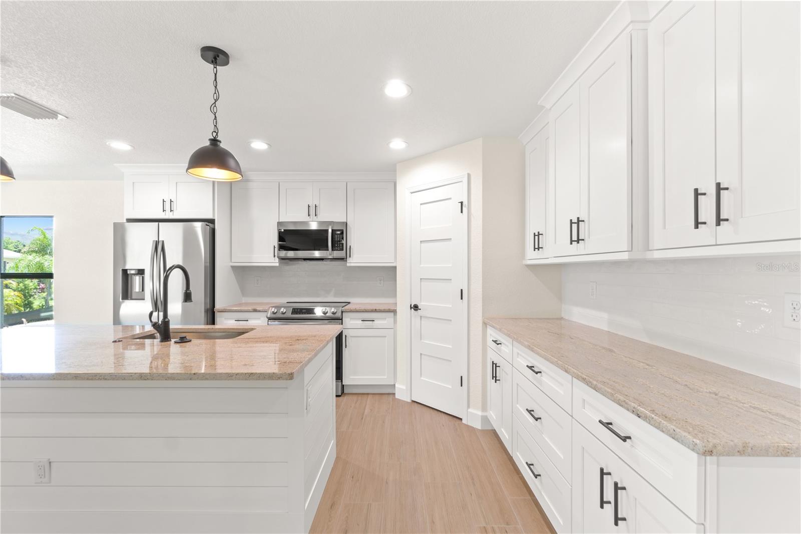 196 ARCH DR, ROTONDA WEST, FL, 33947