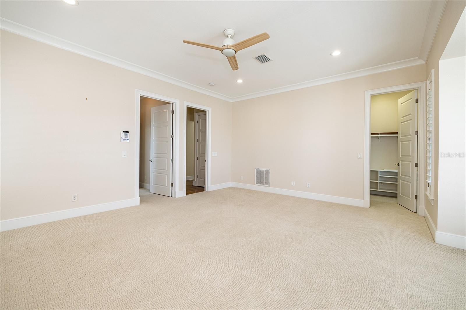 821 BAY POINT DR, MADEIRA BEACH, FL, 33708