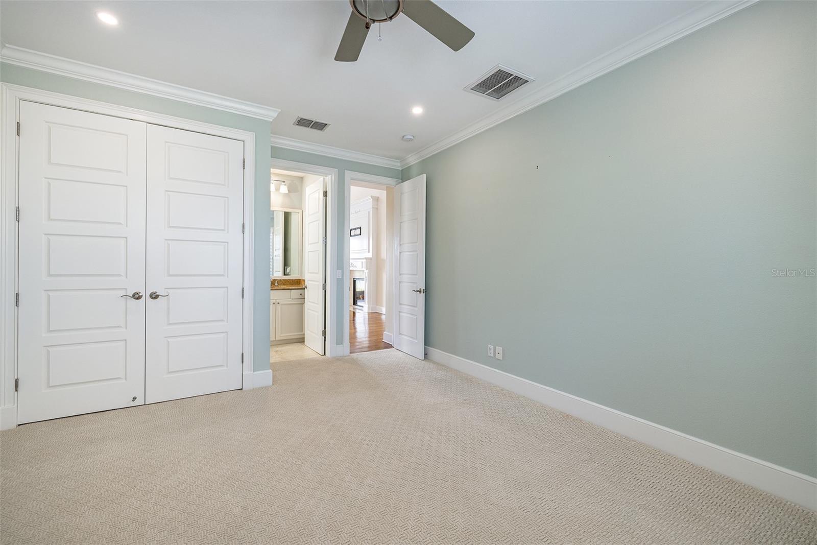 821 BAY POINT DR, MADEIRA BEACH, FL, 33708