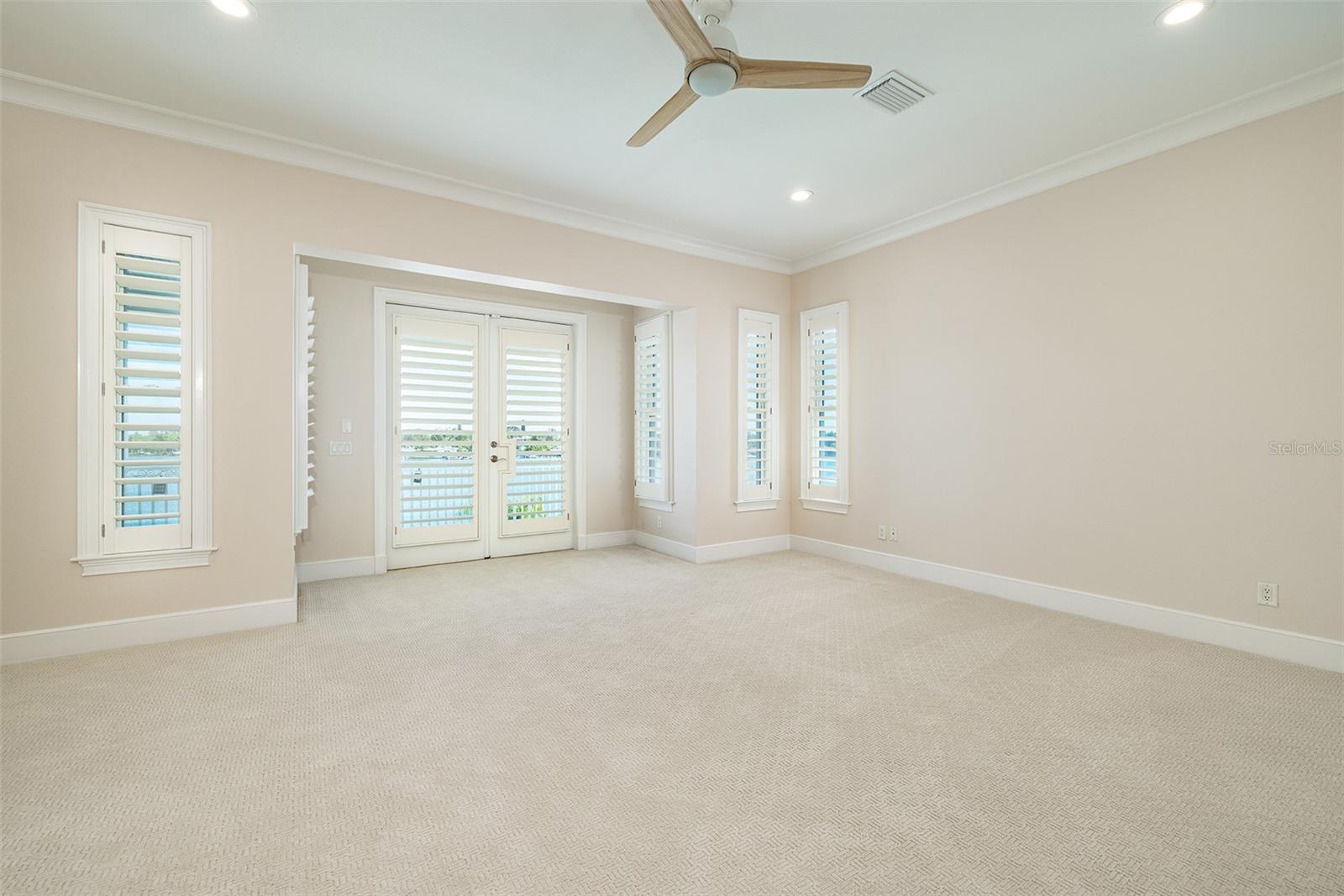 821 BAY POINT DR, MADEIRA BEACH, FL, 33708